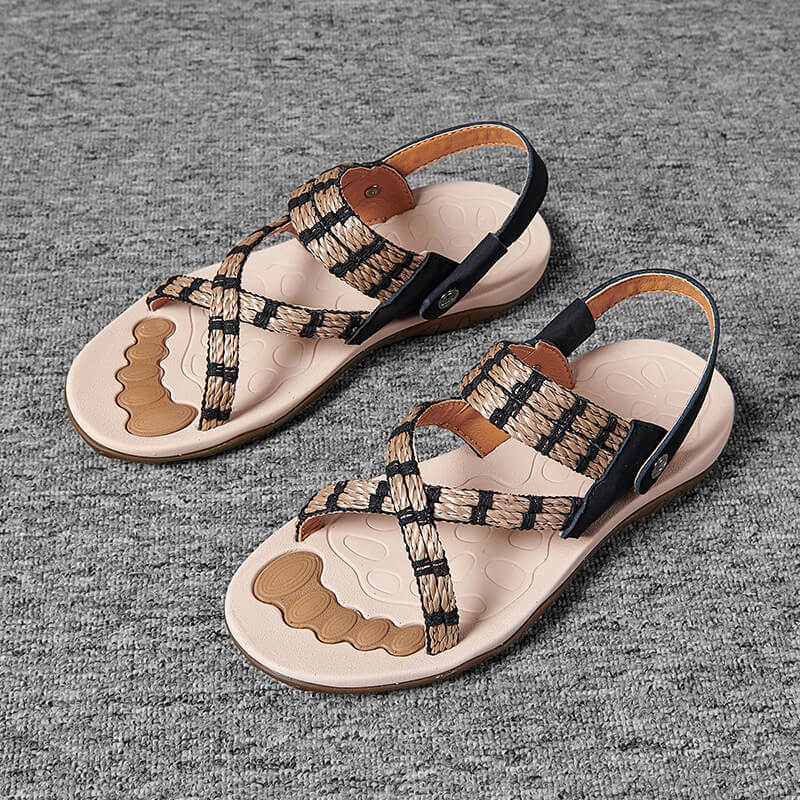 Sandalias romanas vintage y cómodas para hombre.