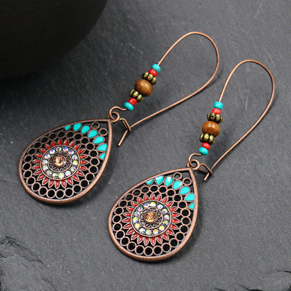 Pendientes largos bohemios con forma de lágrima