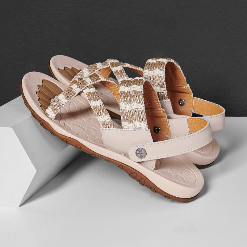 Sandalias romanas vintage y cómodas para hombre.