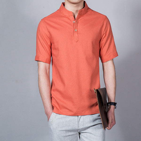 Camiseta de manga corta y cuello de hombre.