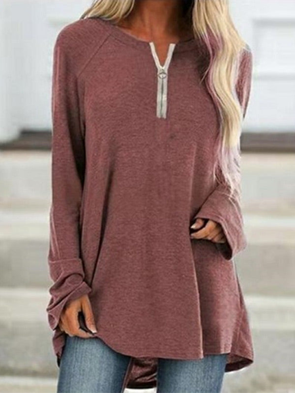 Camiseta de color natural para mujer con cuello en v y manga larga.