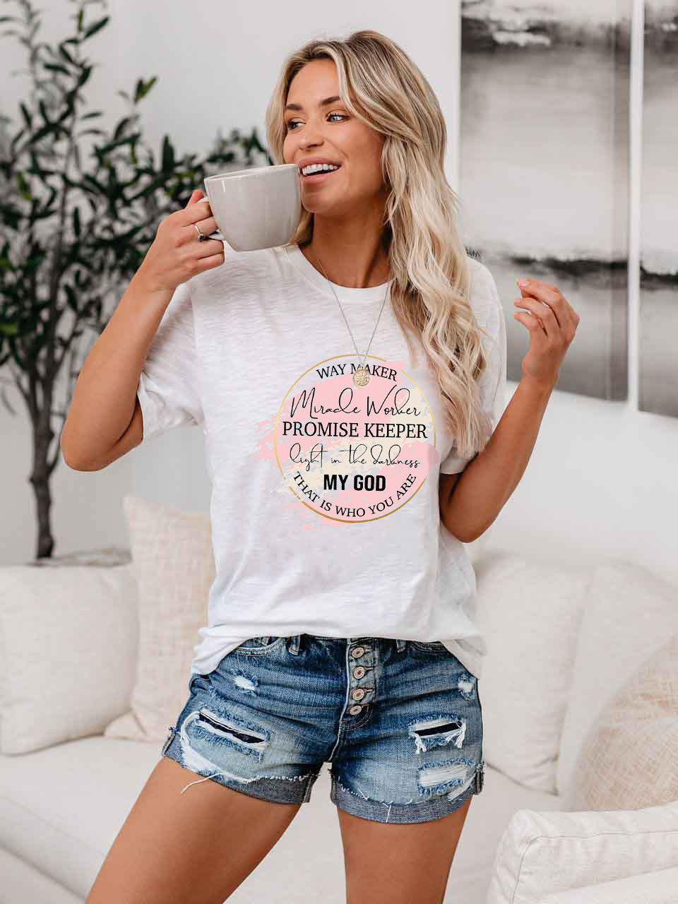 El creador de la moda femenina &quot;Miracle Worker&quot; promete mantener la luz en la oscuridad, Dios mío, quien eres