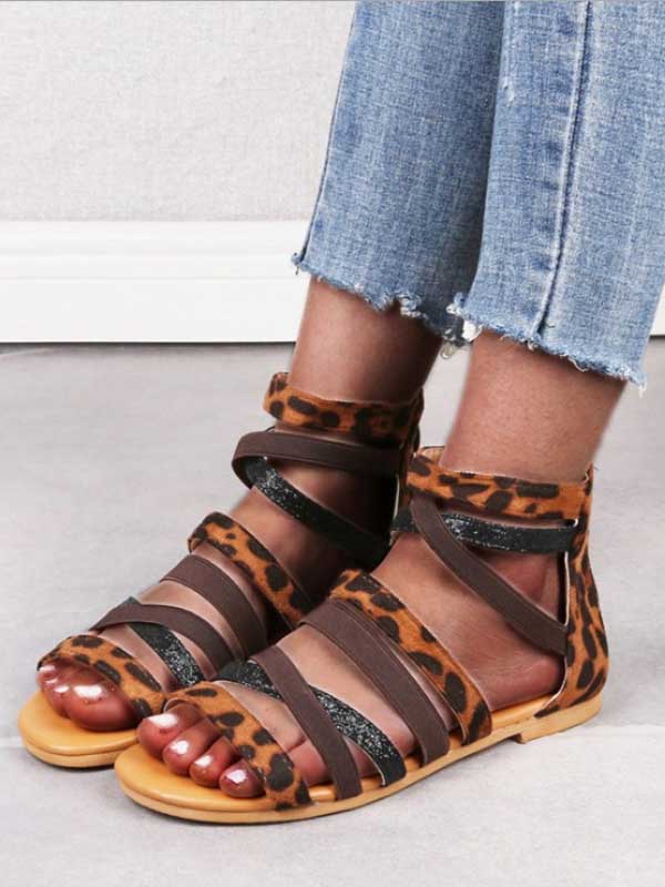 Flache römische Damenschuhe Sandalen mit lässigem Druck