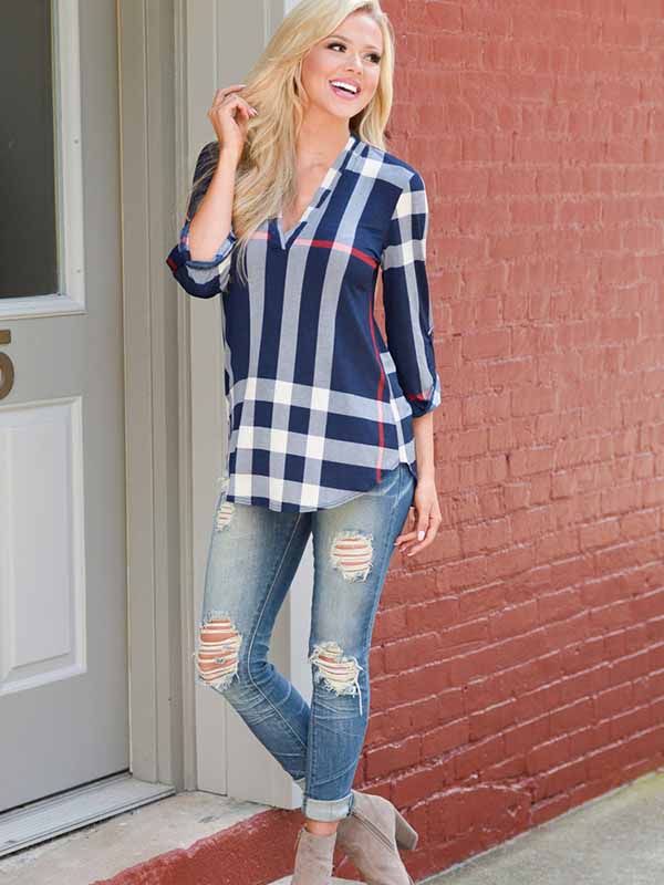 Camiseta con mangas estampadas estampadas con cuello en V