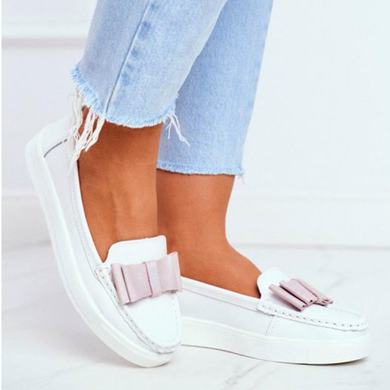 Zapatos casuales con suelas suaves y tacones planos para mujeres durante toda la temporada.