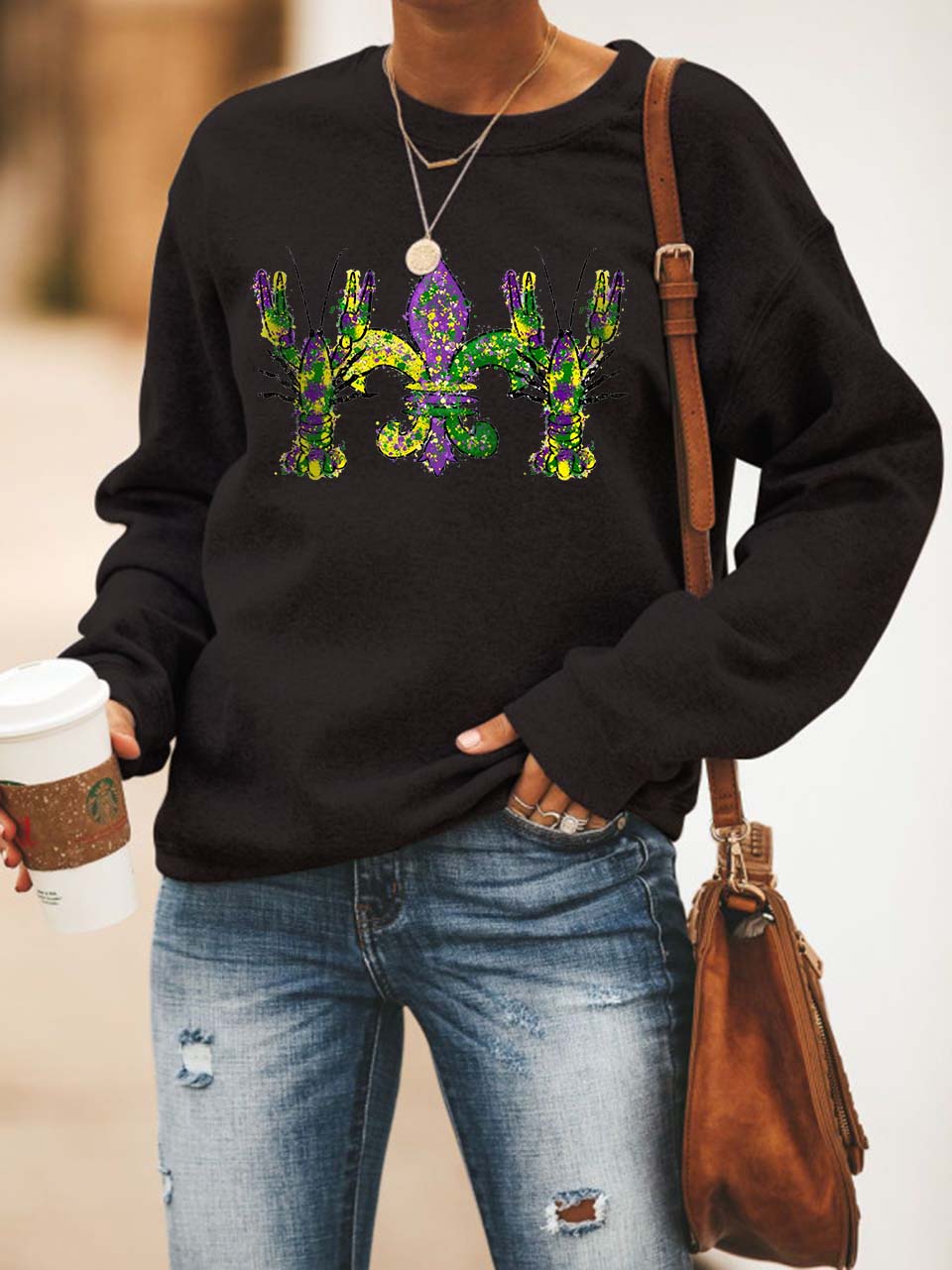 Damas con camisas de punto