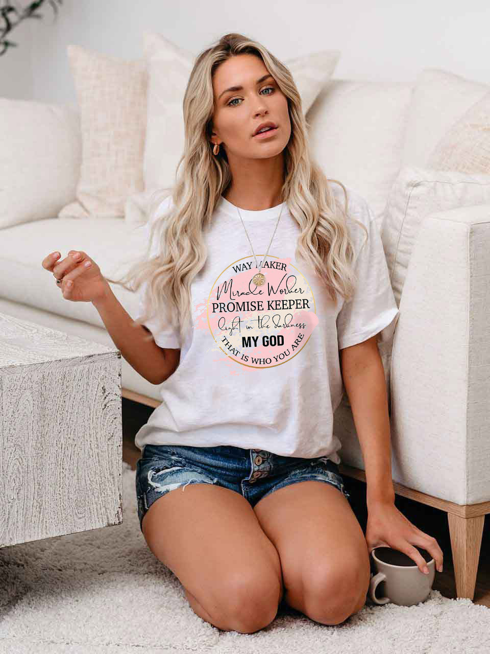 El creador de la moda femenina &quot;Miracle Worker&quot; promete mantener la luz en la oscuridad, Dios mío, quien eres