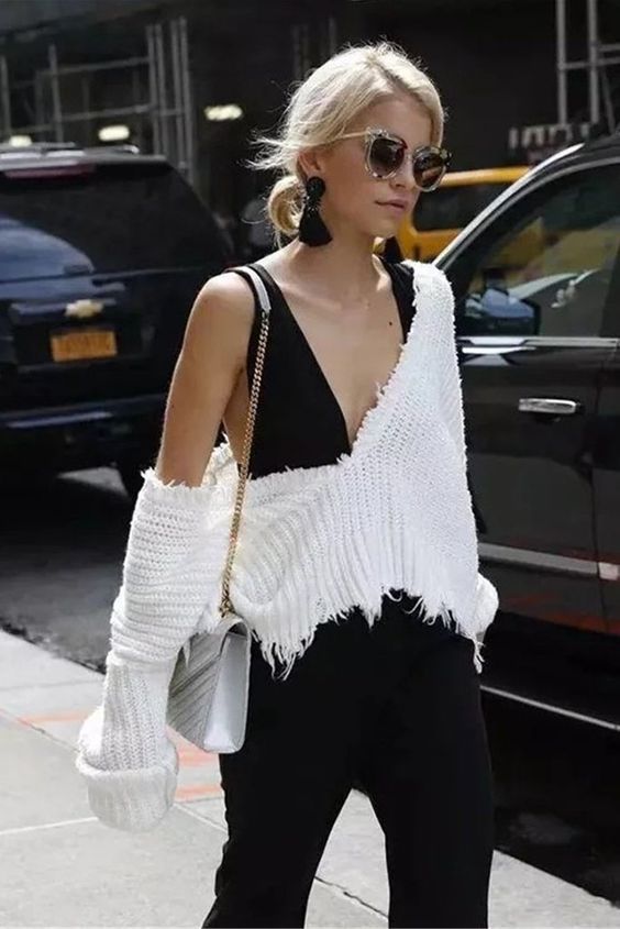 Jersey irregular con cuello en V