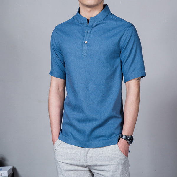 Camiseta de manga corta y cuello de hombre.