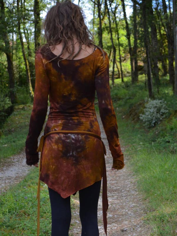 Vestido vintage de mujer pintado a mano con manga larga