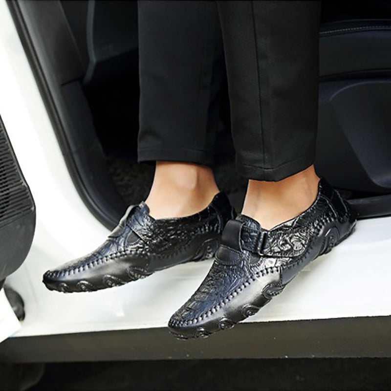 Suburbios de simples zapatos de cuero casuales