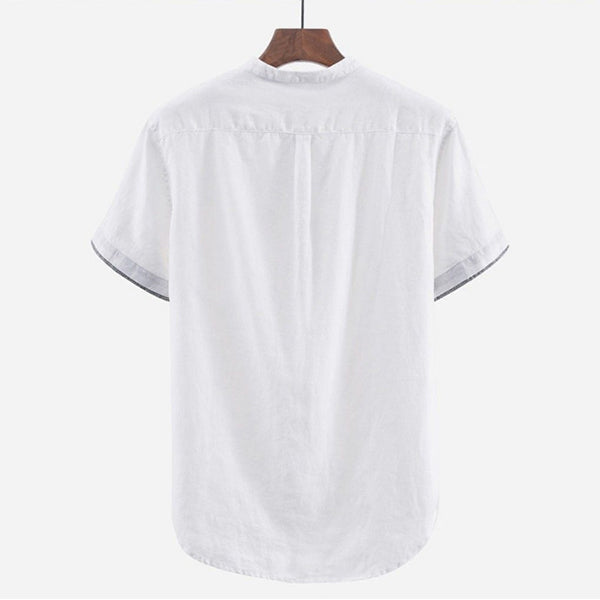 Camisa de hombre en color contrastante con manga corta en algodón y lino.