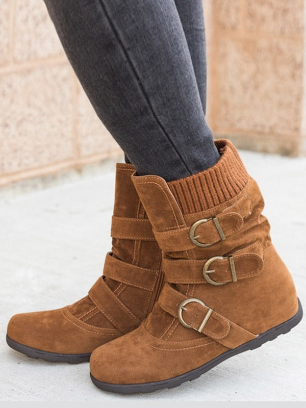 Botas ajustadas vintage para mujer con tacones planos y hebillas