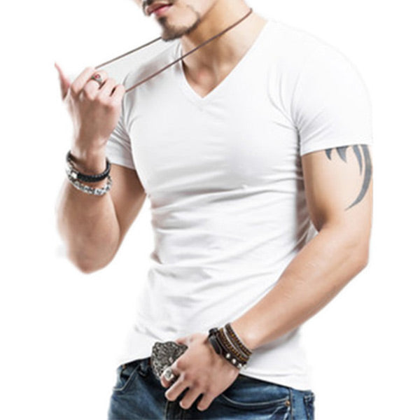 Vyriški marškinėliai su dideliu V formos iškirpte