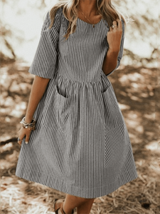 Vestido a rayas de talla grande con bolsillos