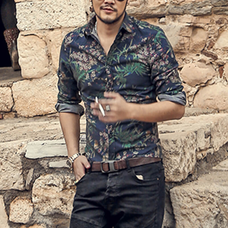 Camiseta de manga larga para hombre con estampados de estilo urbano.