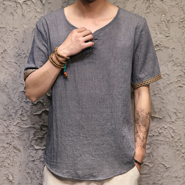 Camisa de lino para hombre con manga corta.