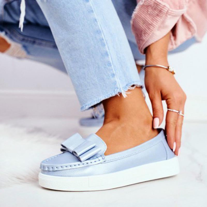 Zapatos casuales con suelas suaves y tacones planos para mujeres durante toda la temporada.