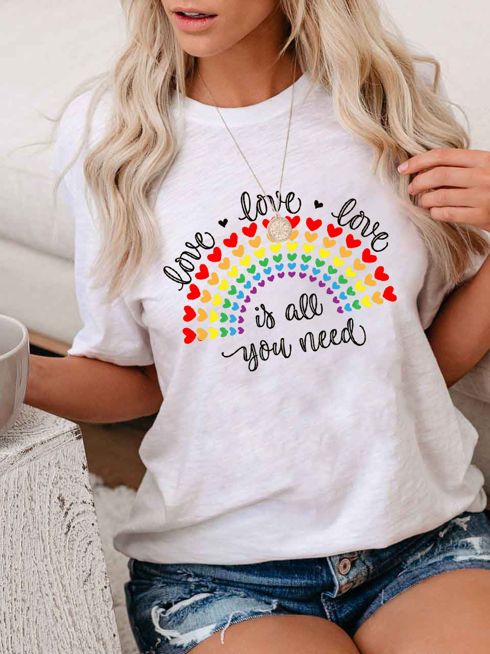 Liebe Liebe Liebe ist alles was Sie brauchen Regenbogen Liebe T-Shirt