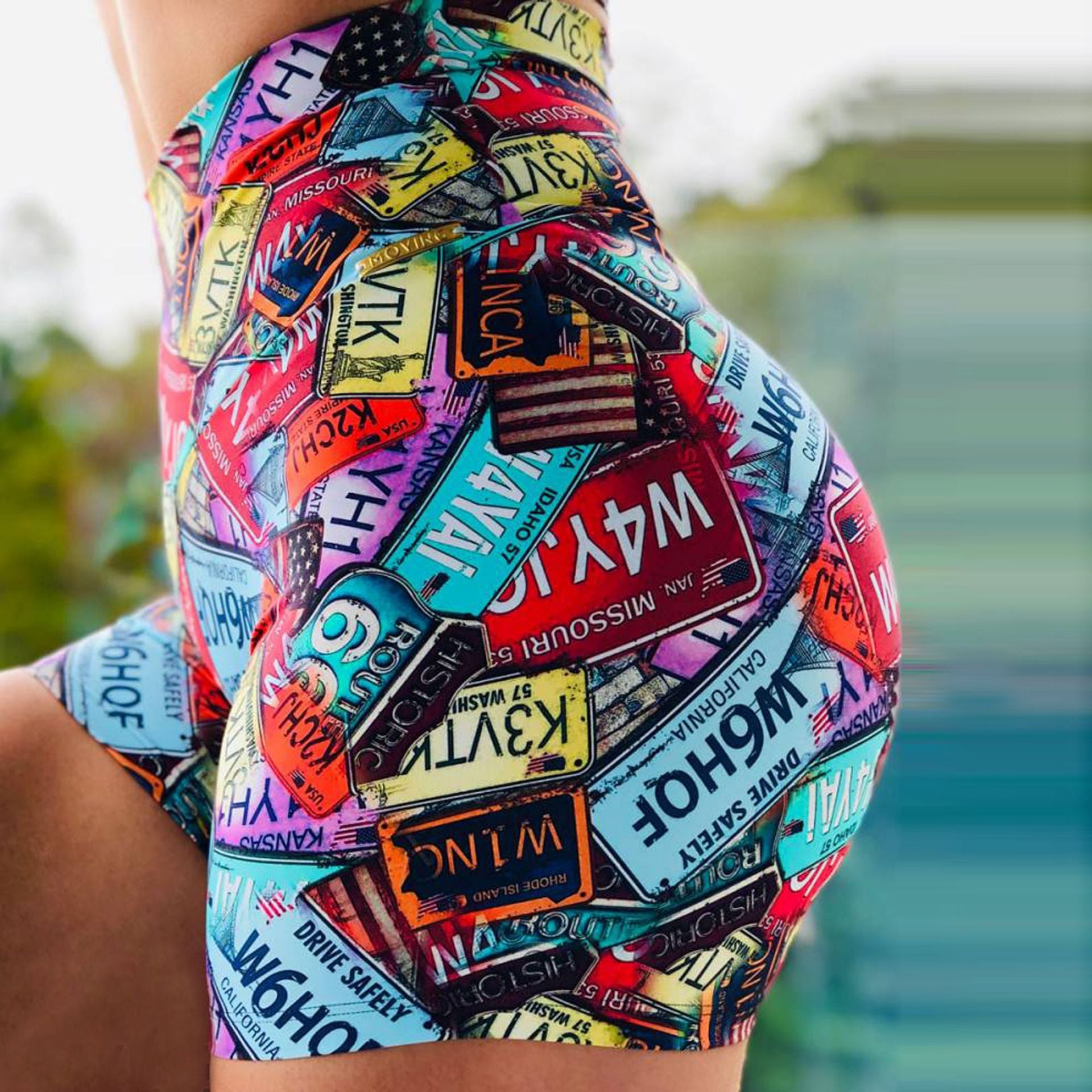 Coloridas nalgas de yoga con estampado abstracto, pantalones cortos elásticos elásticos