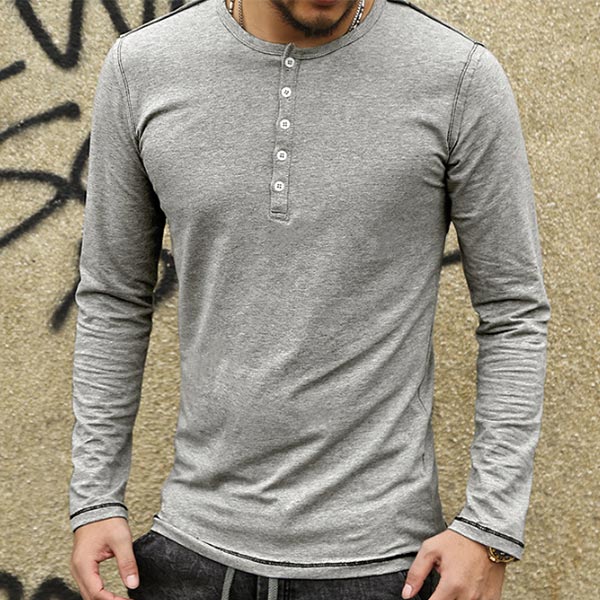 Camisa casual de hombre con manga larga para el cuello redondo.