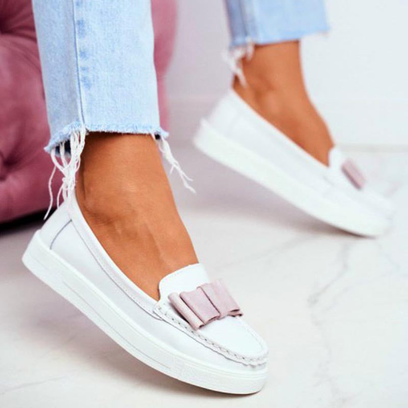 Zapatos casuales con suelas suaves y tacones planos para mujeres durante toda la temporada.