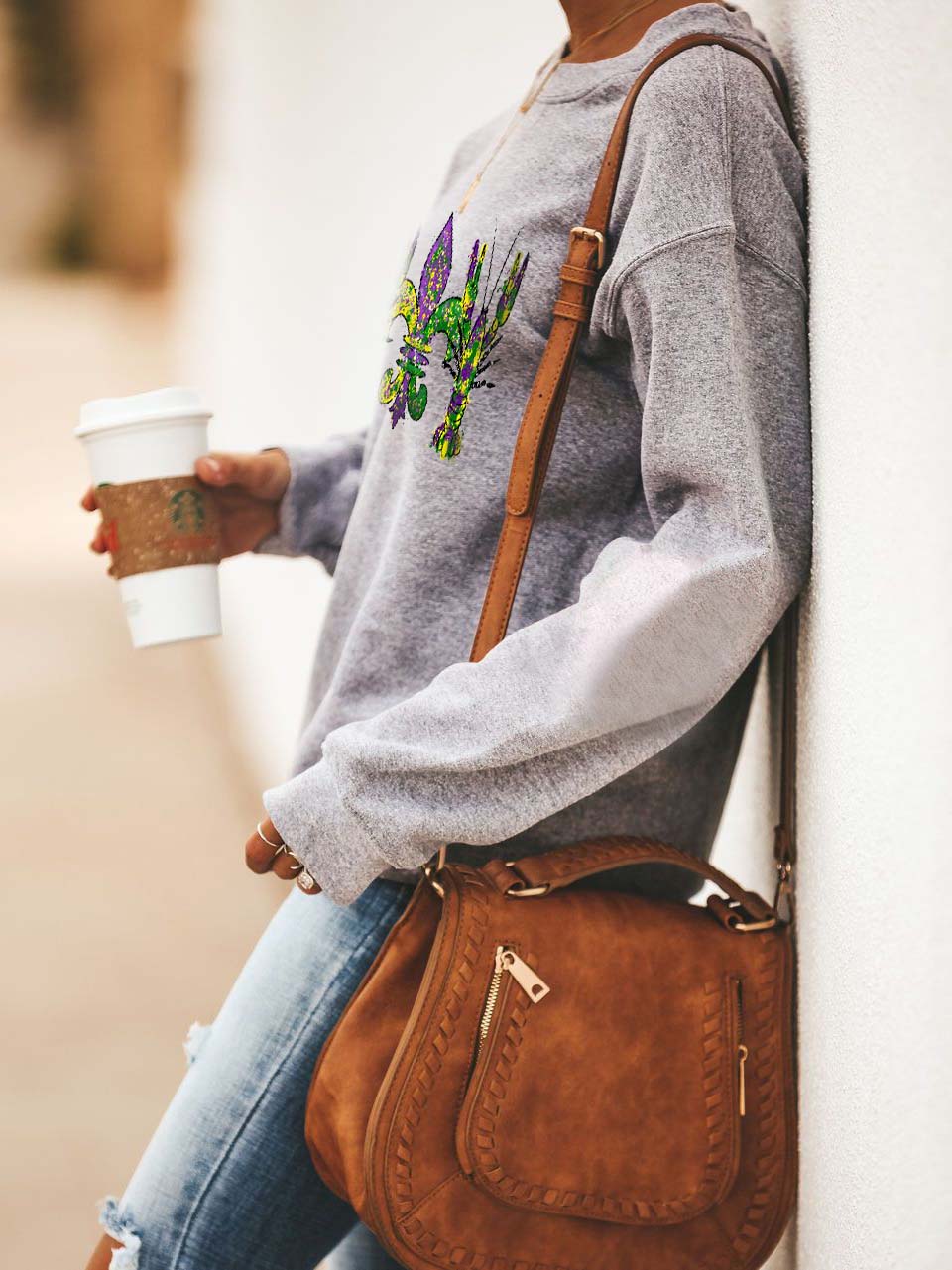 Damas con camisas de punto