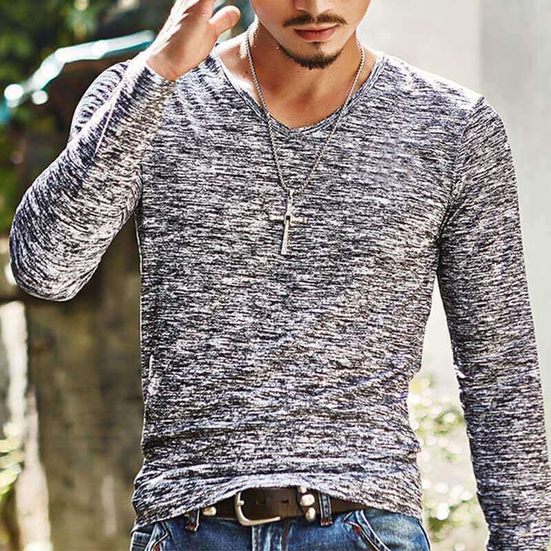 Vyriški marškiniai marškinėliais iš paprastų v formos kaklo ilgomis rankovėmis