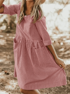 Vestido a rayas de talla grande con bolsillos