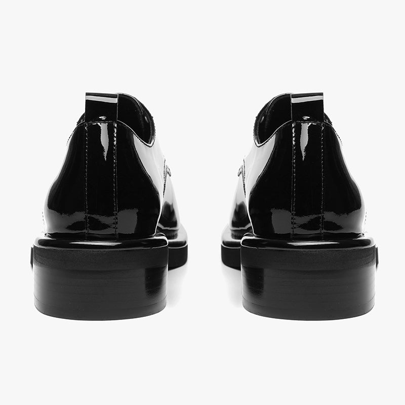 Patent Oxfords in Schwarz / Braun