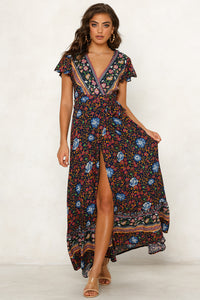 Böhmisches Kurzarmkleid mit V-Ausschnitt und hohem Taillenmuster