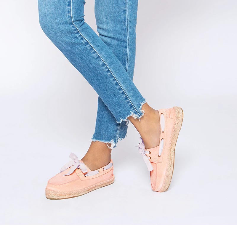 Moteriški marškinėliai su austais dirželiais