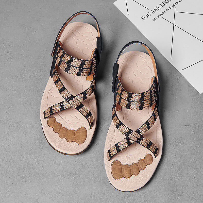 Sandalias romanas vintage y cómodas para hombre.