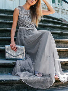 Langes Spitzenkleid für Frauen