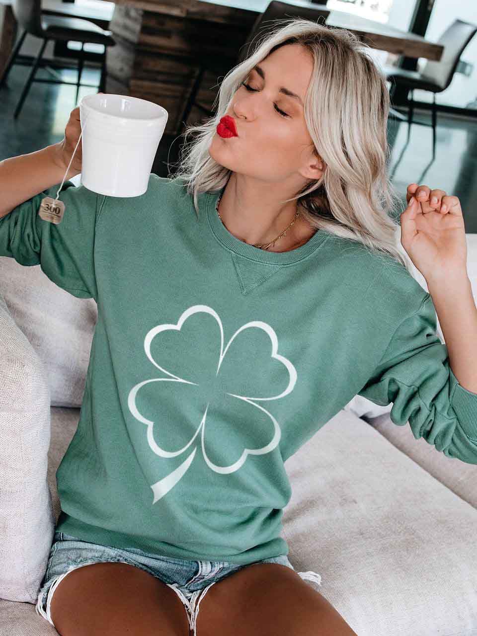 Jersey casual con estampado de trébol