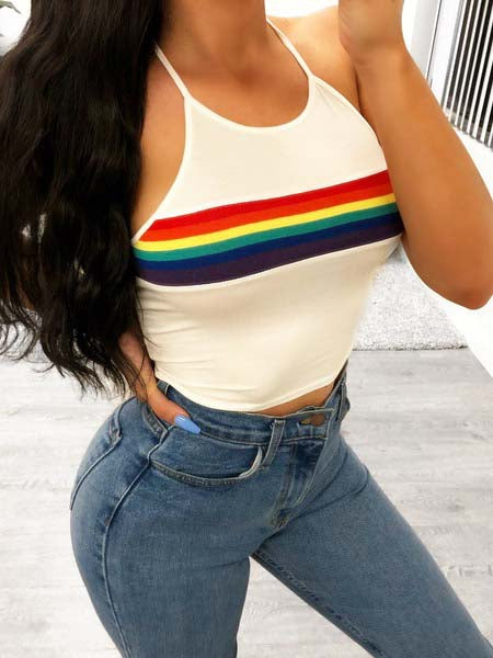 Cruz con estampado de arcoiris