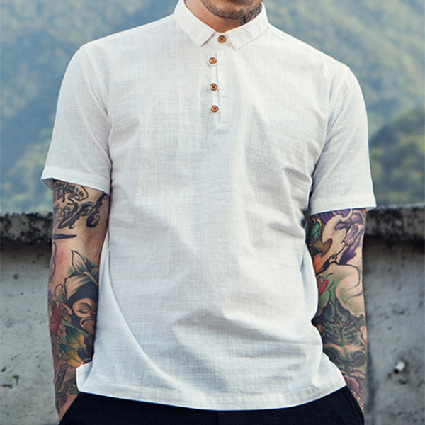 Camisa de lino para hombre con manga corta.