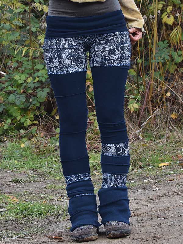 Ištiesti antblauzdžiai su tradicinio modelio susiuvimo moterimis