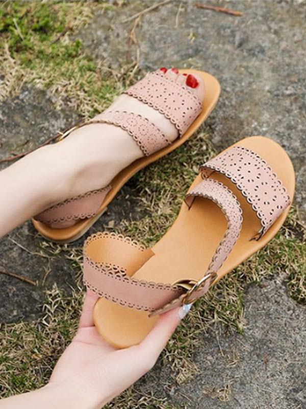 Moteriškos basutės su sagtimi