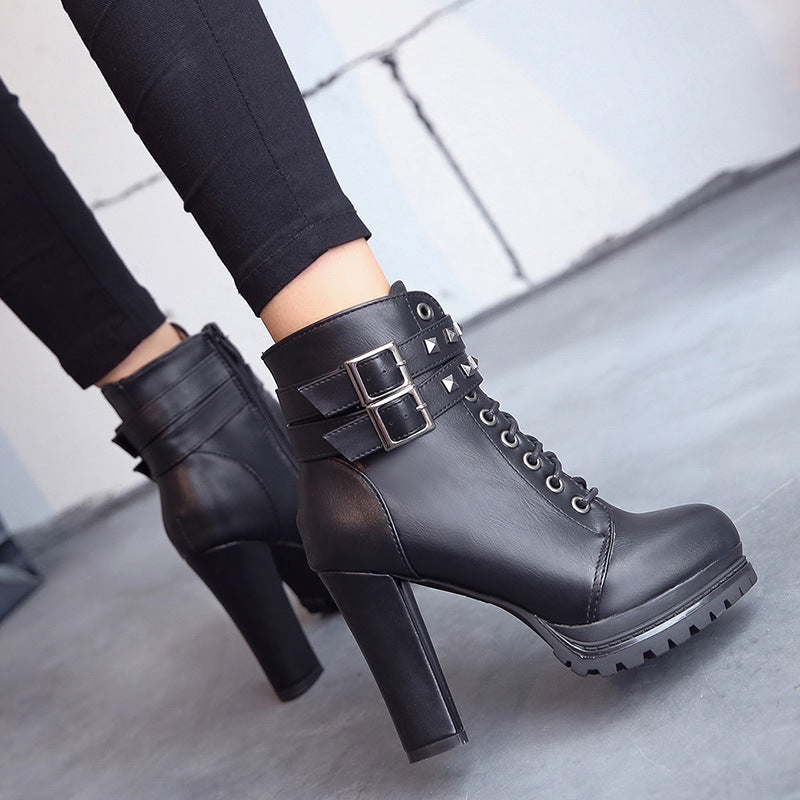 Tacones de estilo británico