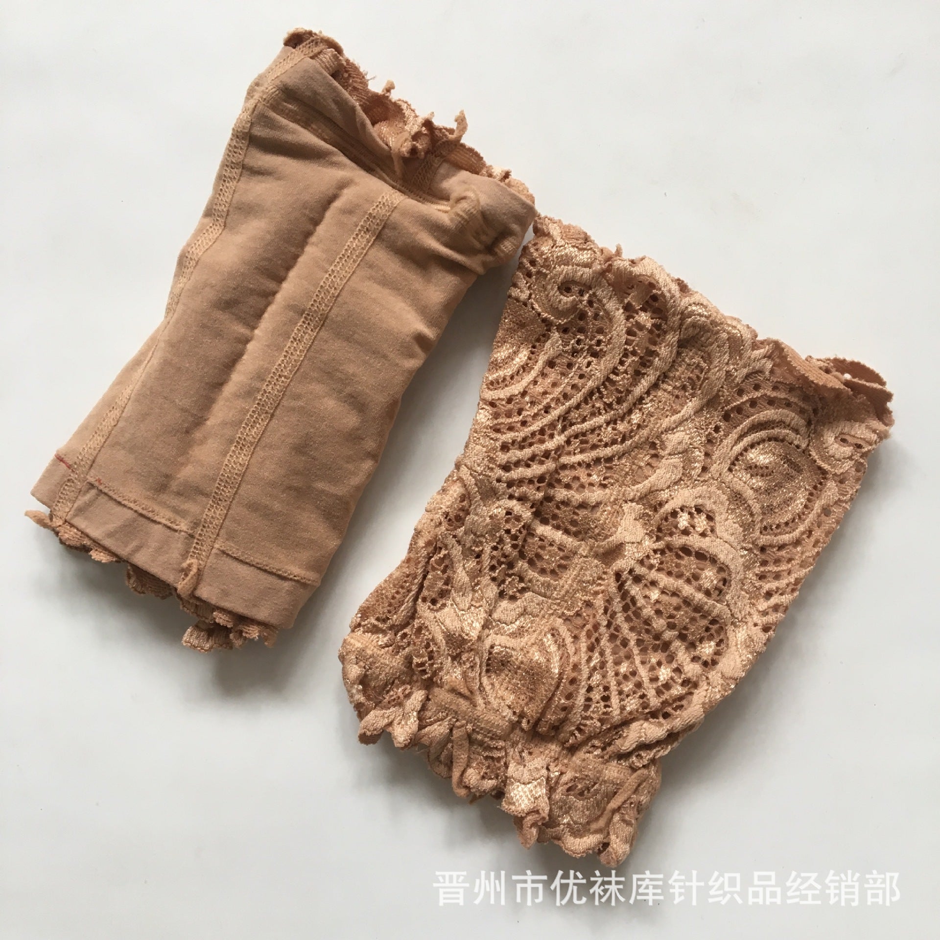 Lace thigh garter
