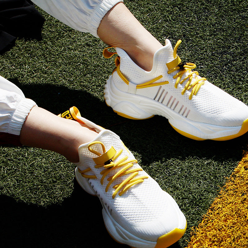 Botas de malla tejidas voladoras con cuerda