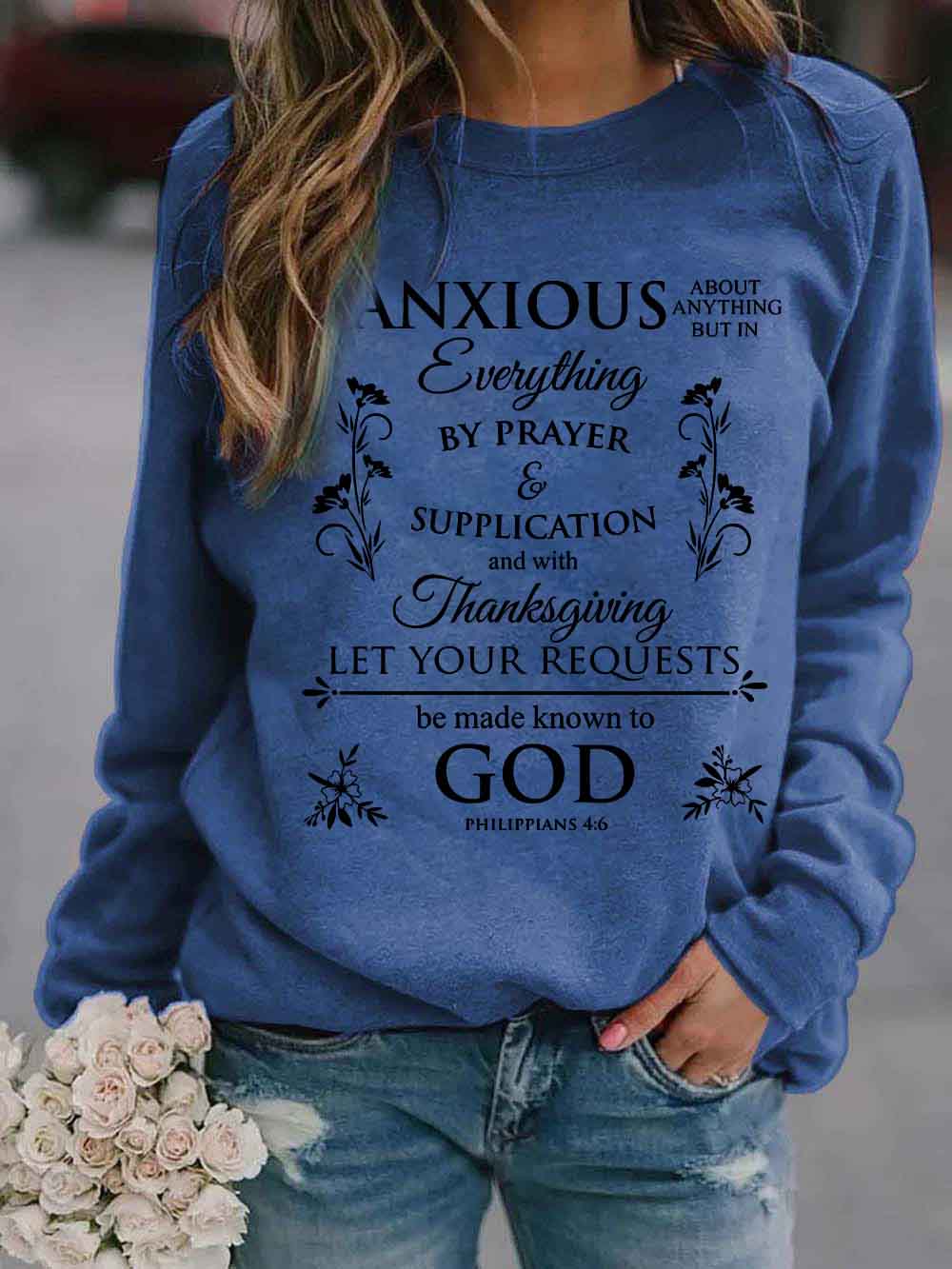 Las mujeres solo están preocupadas por la oración y el Día de Acción de Gracias. Deje que sus peticiones sean conocidas por Dios. Suéter filipenses 4: 6