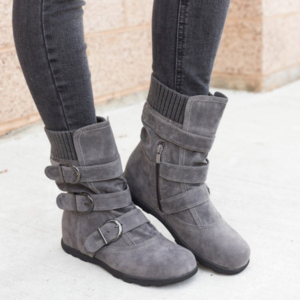 Botas ajustadas vintage para mujer con tacones planos y hebillas