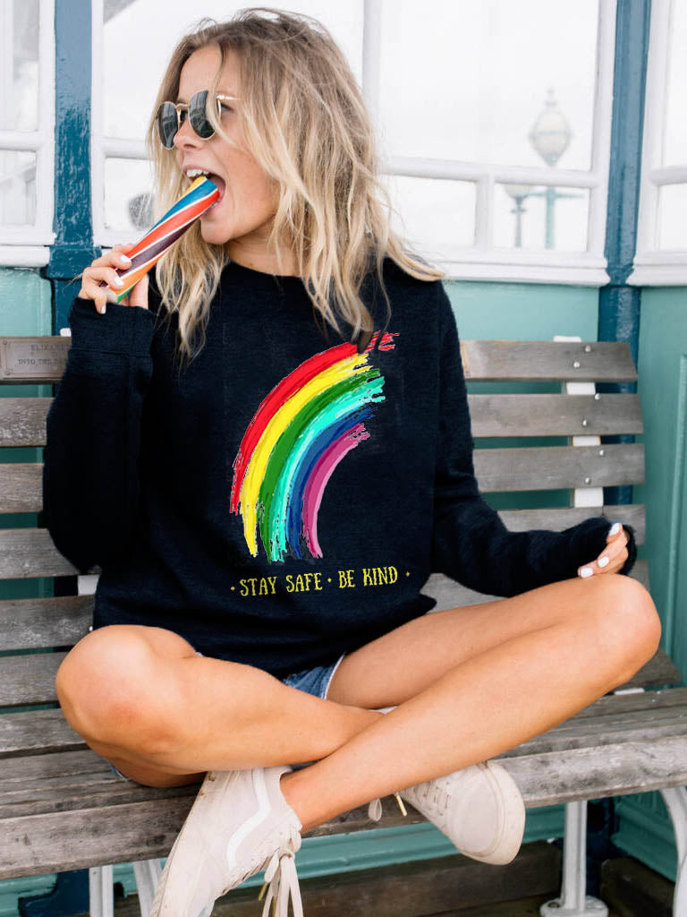 Frauen bleiben sicher Be Kind Sweatshirt